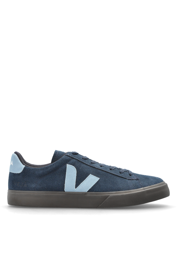 Sports shoes 