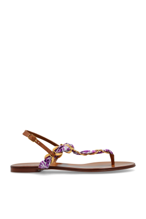 Sandalias con aplicación de latón