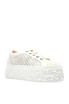 AGL Sportliche Schuhe auf der Plattform Magma