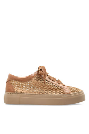 ‘Metra’ sports shoes
