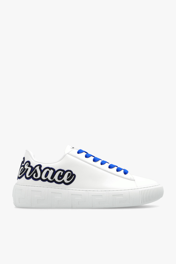 Versace Look lively and full of personality with the exceptional style of the ™ Basso Sneaker