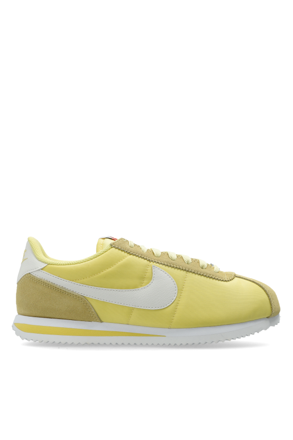 Sport shoes 