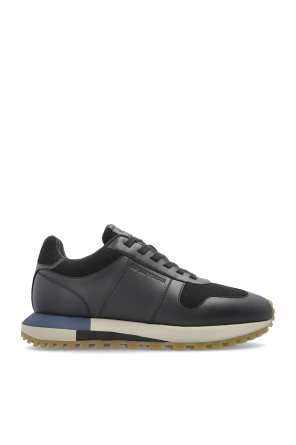 Sportschuhe mit Logo