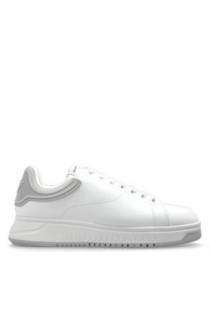 Sportschuhe mit Logo