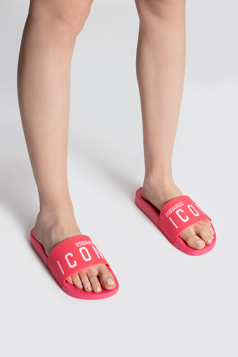 Dsquared2 Slides with logo