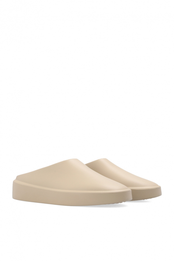 white Adidas basketball G54875 shoes ‘The California’ slides