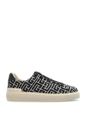 Sports shoes with monogram