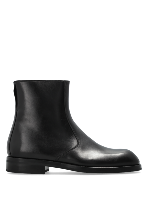 Botins de pele