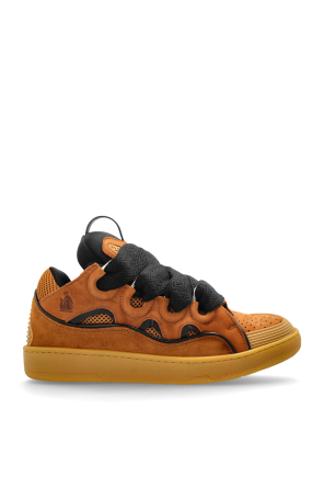 ‘Curb’ sports shoes