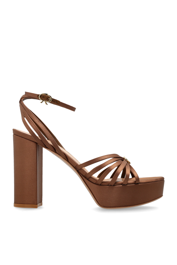 ‘Rita’ platform sandals od Gianvito Rossi