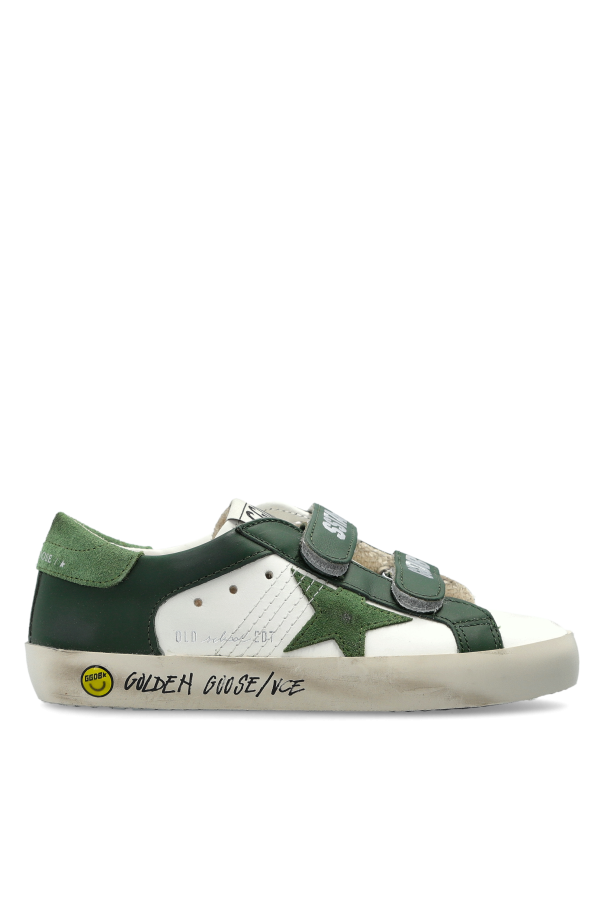 Sports shoes 