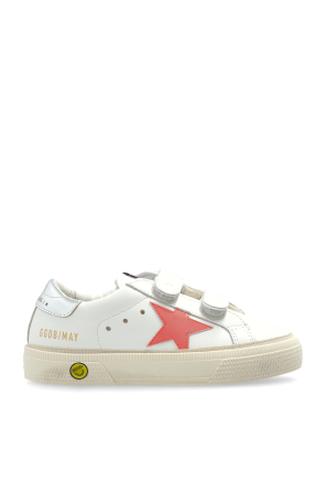 Sports shoes 