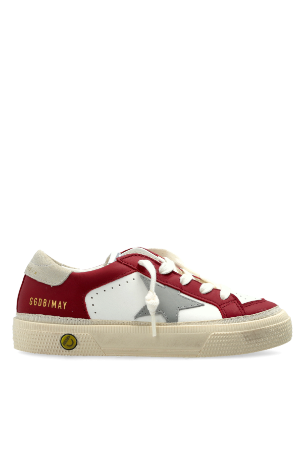 Sports shoes 