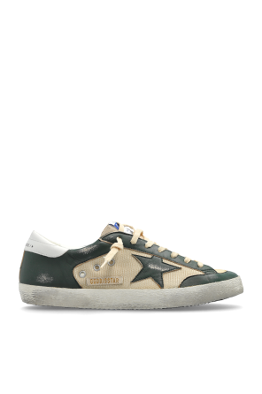 Sports shoes 