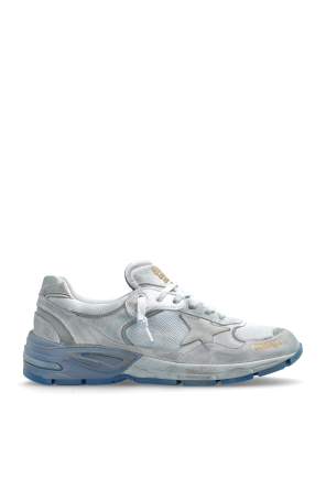 Sports shoes 