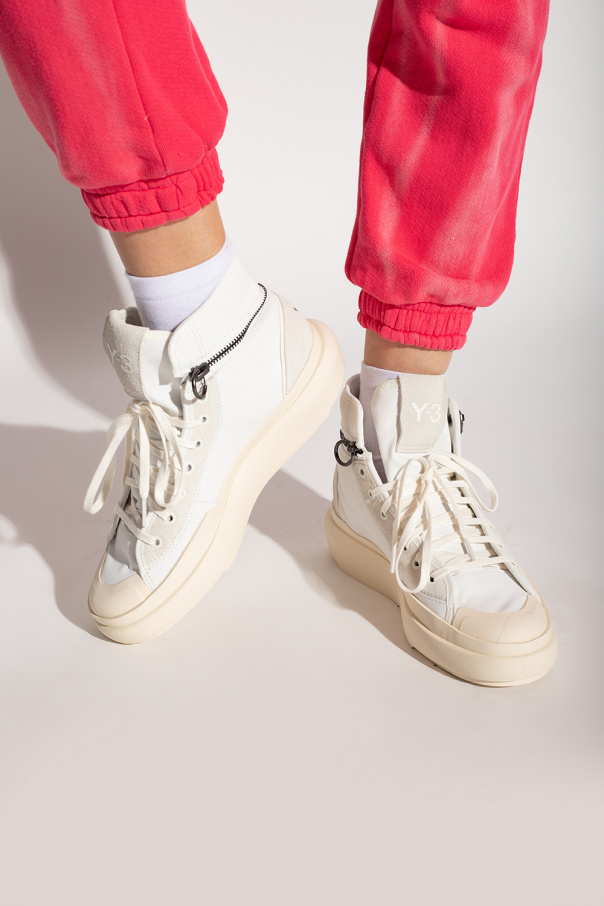 Berrys sleek shoe evolution ‘Ajatu’ sneakers
