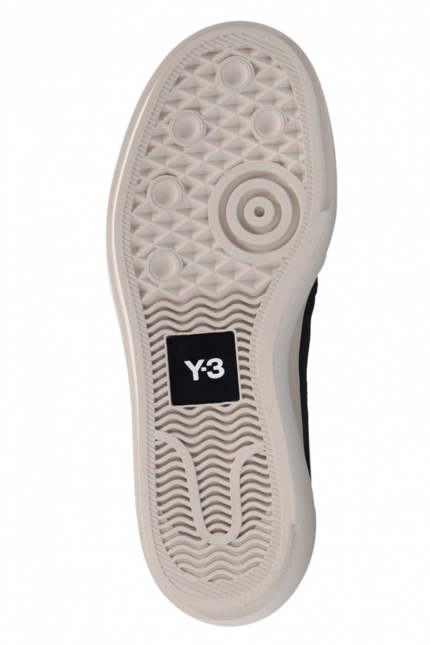 Y-3 ‘Ajatu Court Low’ sneakers