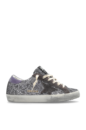 Sports shoes 