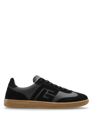 `Swan` sports shoes