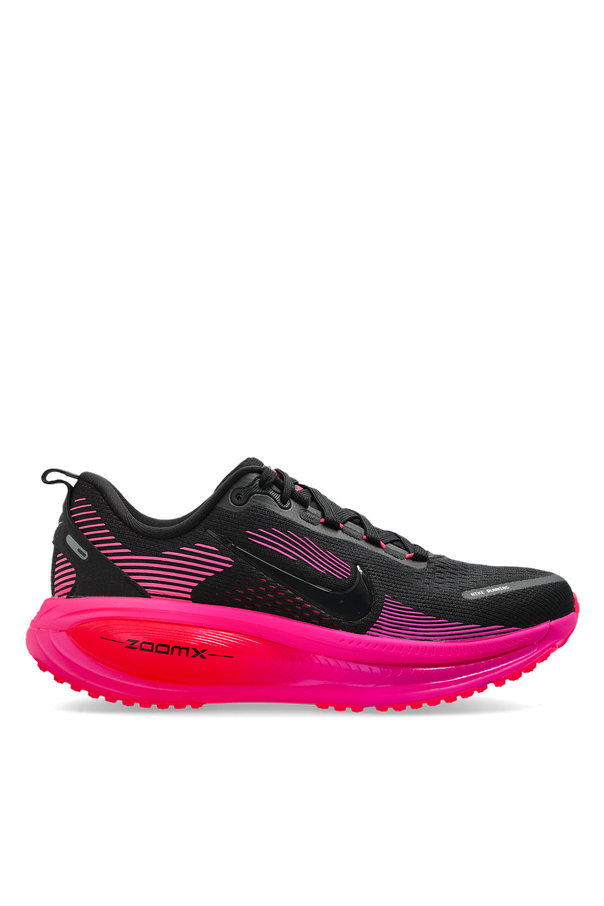 ‘VOMERO 18’ sports shoes od Nike