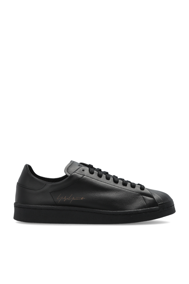 ‘Superstar’ sports shoes od Y-3