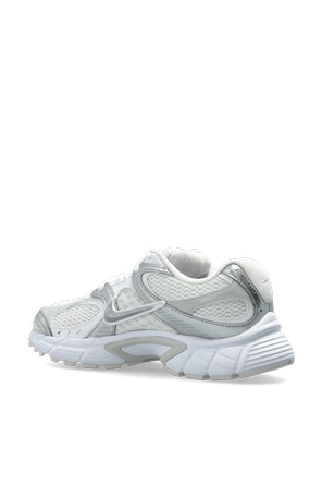 Nike ‘V5 RNR’ sneakers