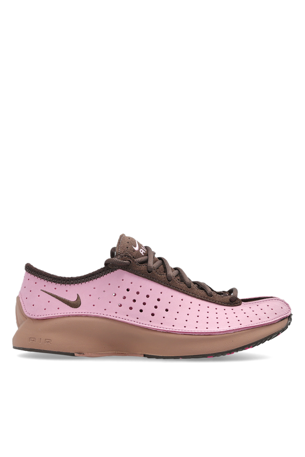 ‘Air Superfly’ sports shoes od Nike