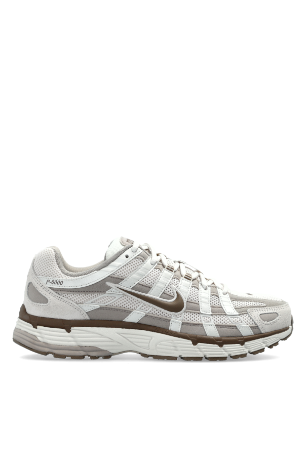 Sports shoes 