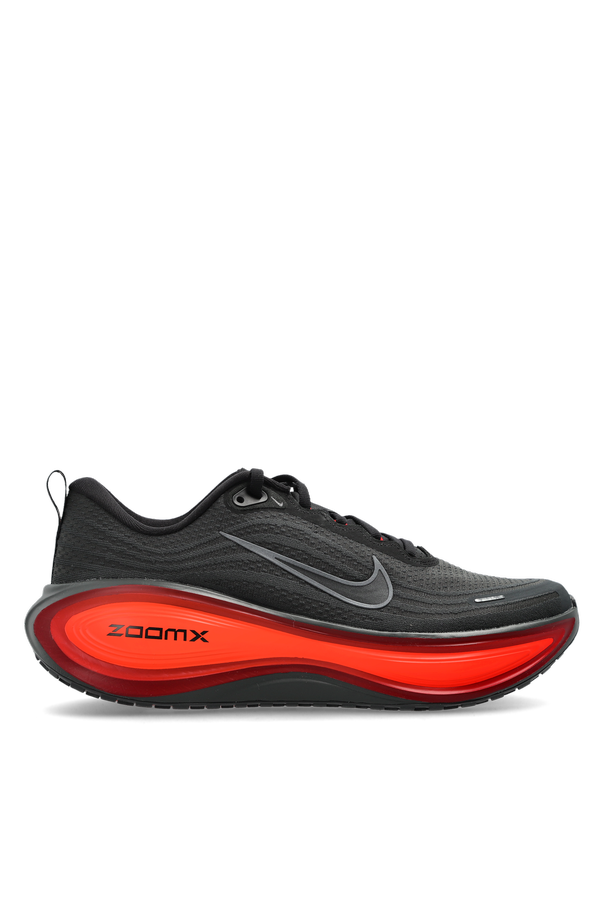 ‘VOMERO PLUS’ sports shoes od Nike