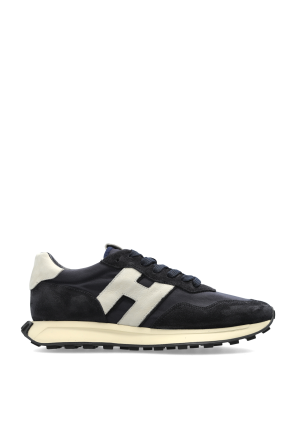 ‘H601’ sports shoes