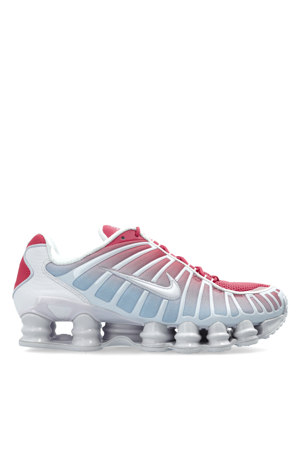 Sports shoes 