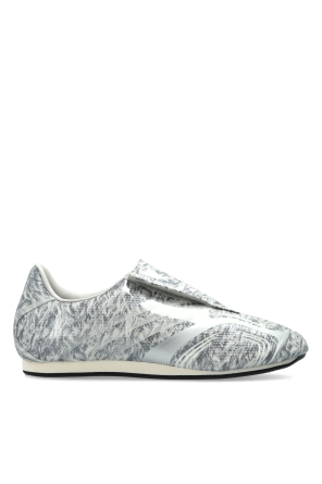 "TAEKWONDO F50" sports shoes