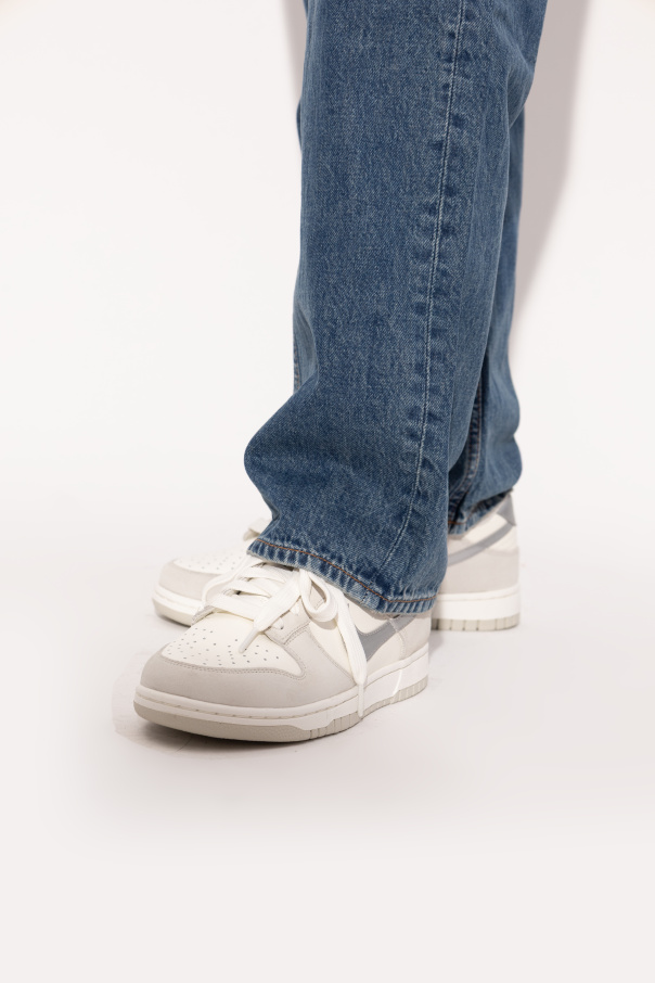 Nike "Dunk Low" sports shoes