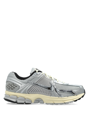 "Zoom Vomero" sports shoes