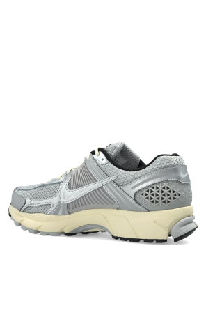 Nike "Zoom Vomero" sports shoes