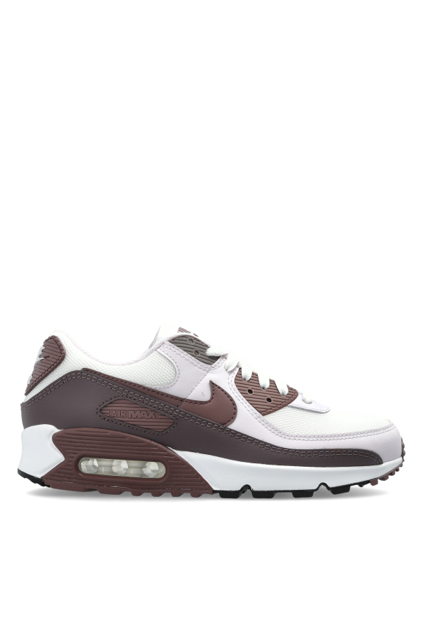 Sports shoes 