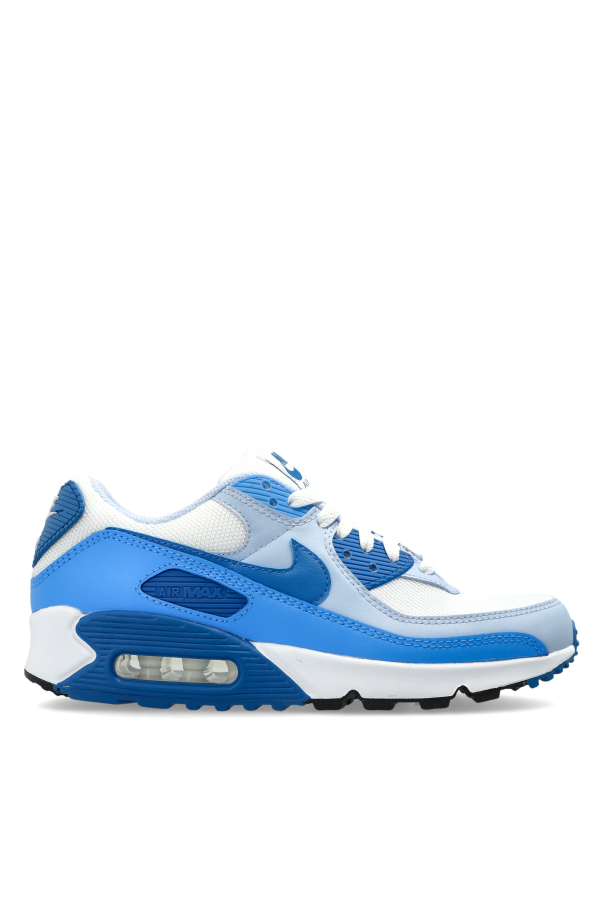 Sports shoes 