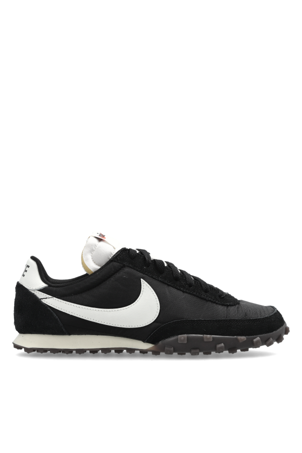 Sports shoes 