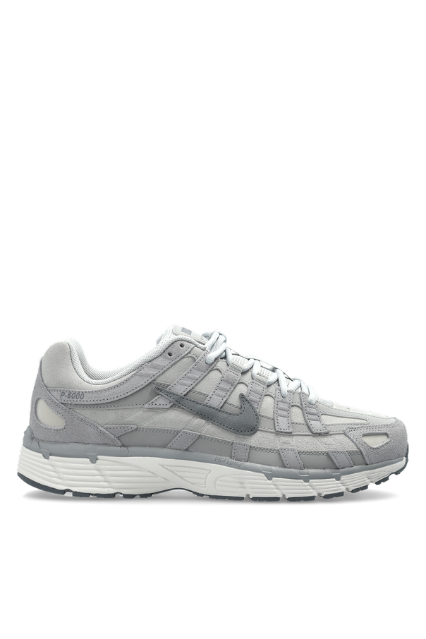 Sports shoes 