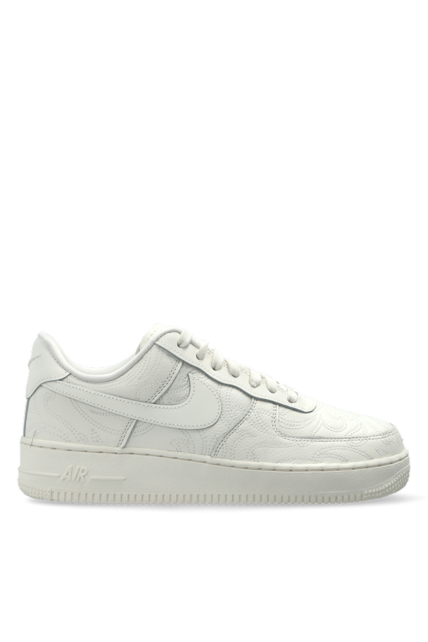 Sports shoes ‘Air Force 1’07’ od Nike