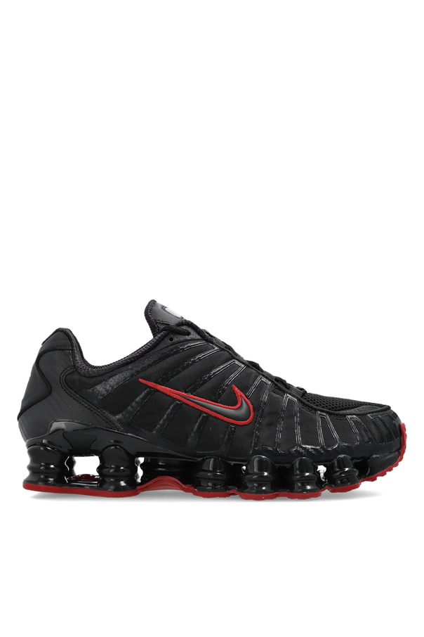 Sports shoes 