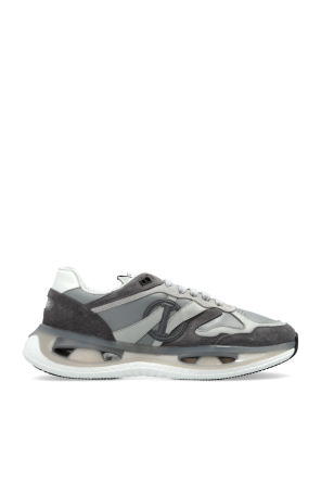 Sportschuhe mit Logo