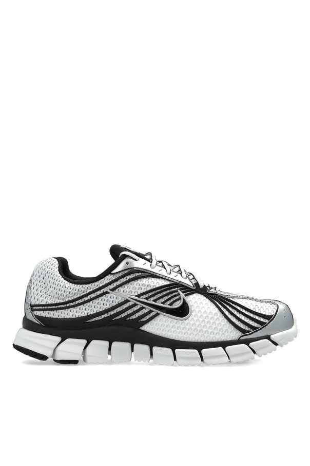 Sports shoes 