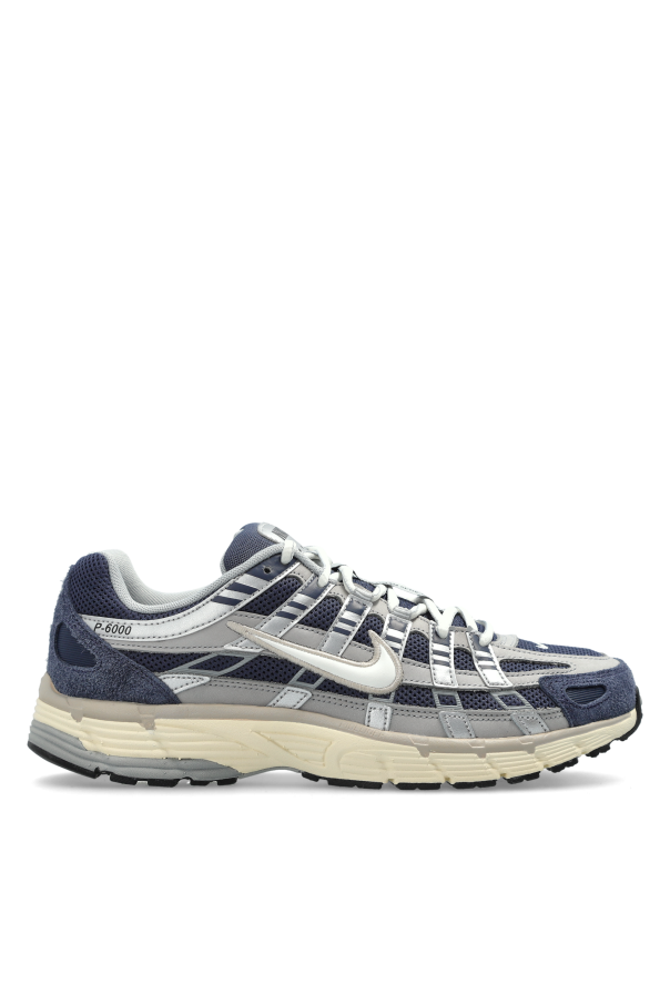 Sports shoes 