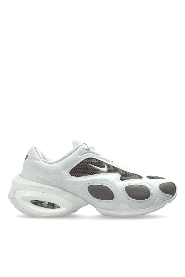 Sport shoes 