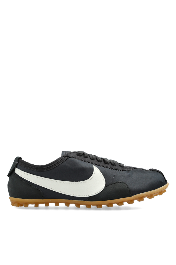 ‘Moon’ sneakers od Nike