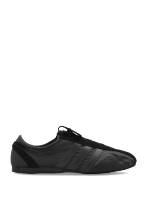 ‘SPW 76’ sports shoes