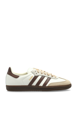Sports shoes 