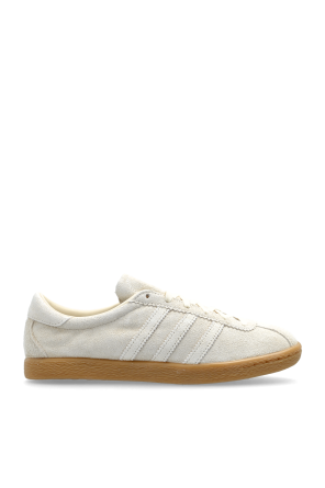 Sports shoes 