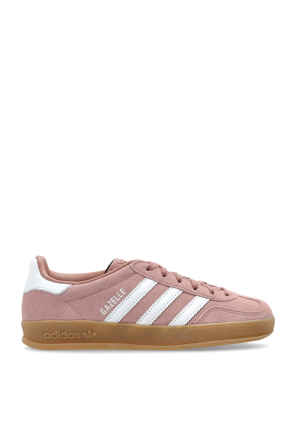 Sports shoes 